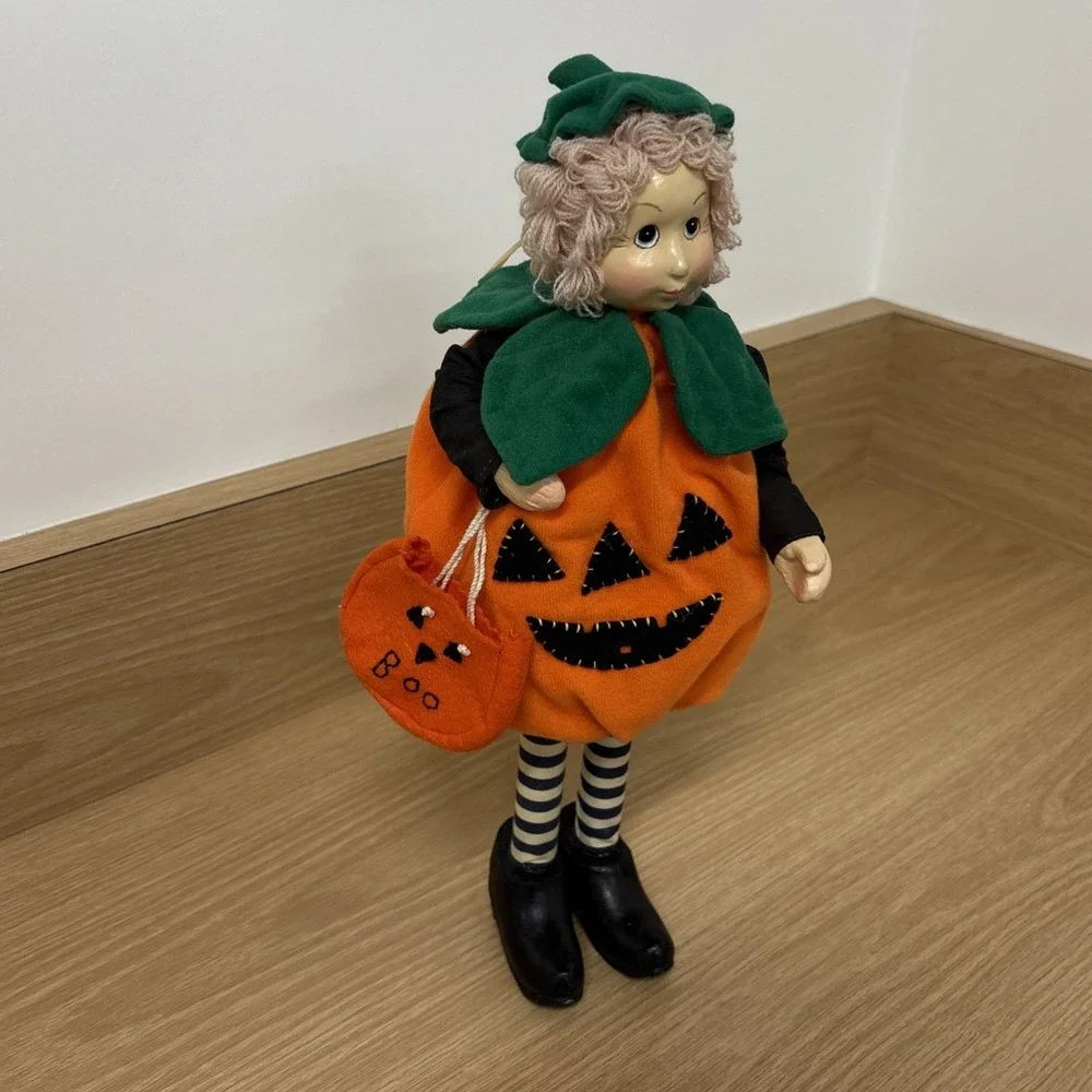 Vintage 1998 Matilda Pumpkin Costume Paper Mache Doll Figure  Rare Halloween Box